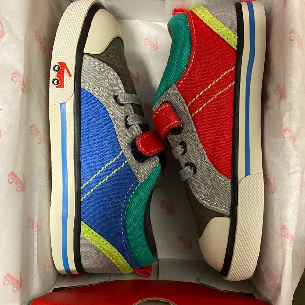 Brand new see Kai run shoes size 9